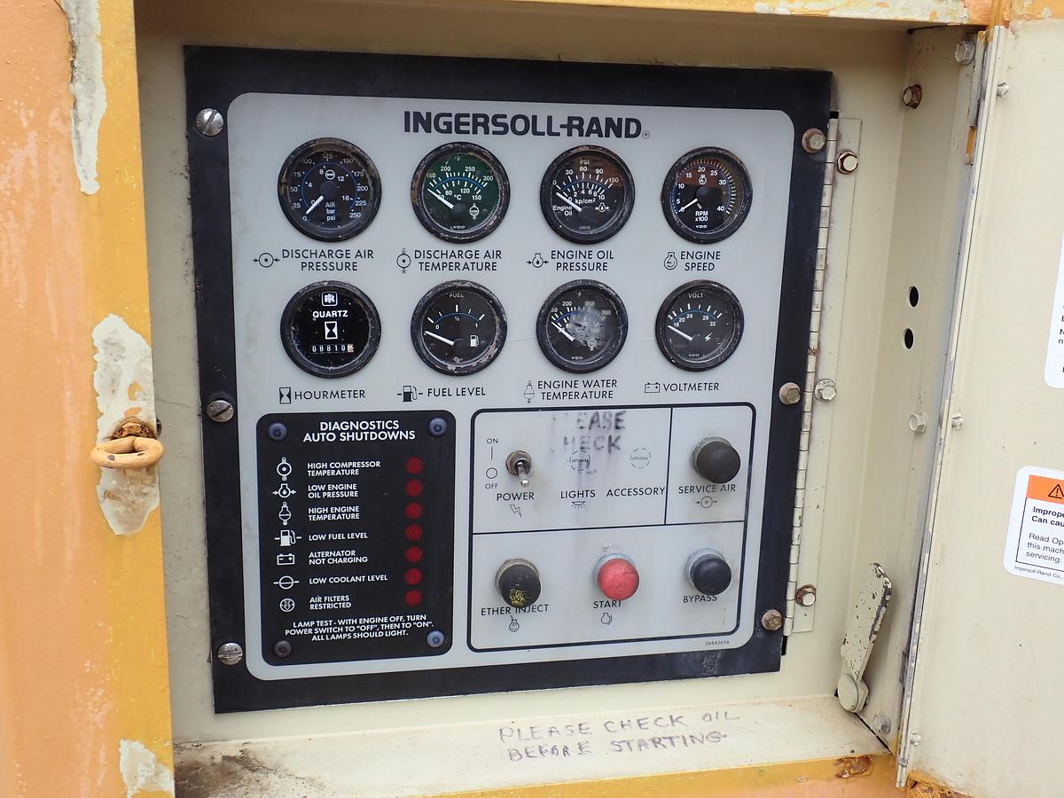 Used 1999 Ingersoll Rand XP825WCU 825 CFM Air Compressor