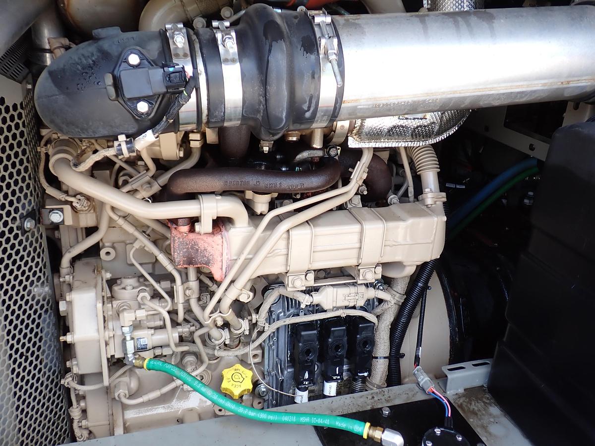 Used 2019 Sullivan Palatek D400PHHJD4AF 400 CFM Air Compressor 168 HOURS