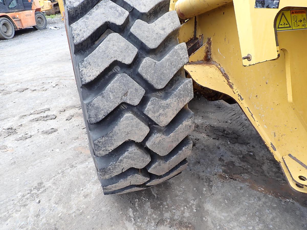 Used 2010 CAT 938H