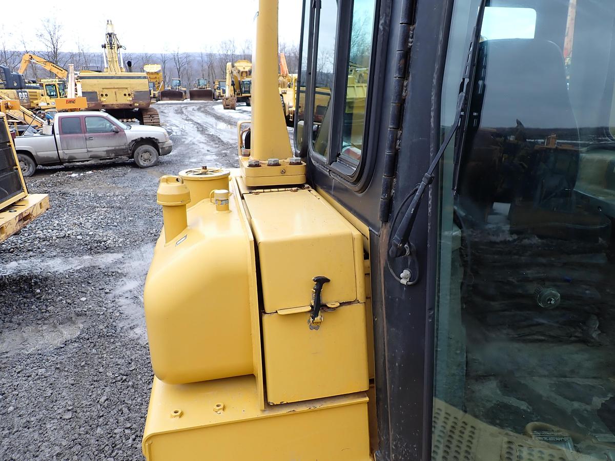Used 2004 CAT D6R XL II