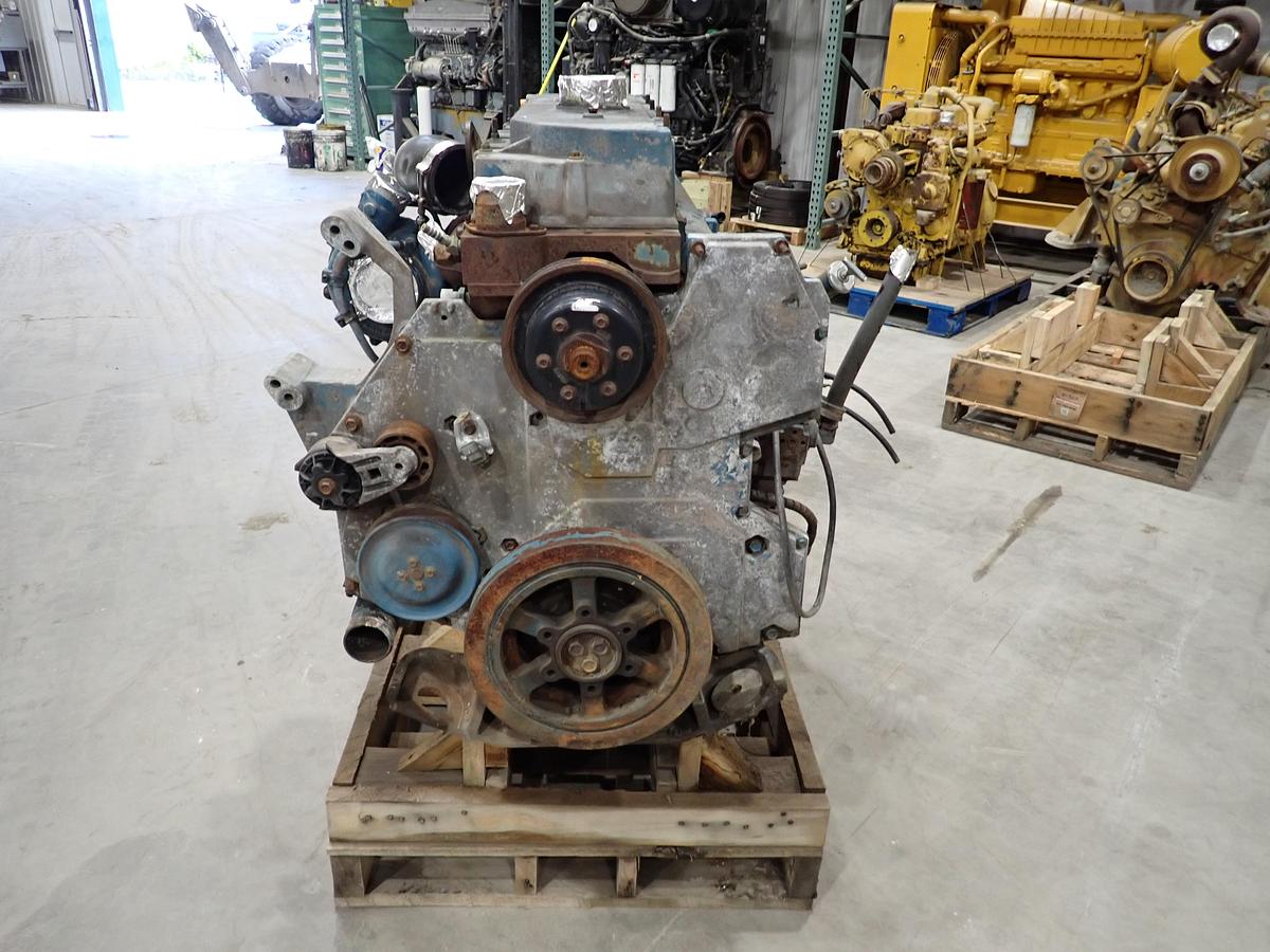 Used 2000 International DT466E 190 HP Truck Engine