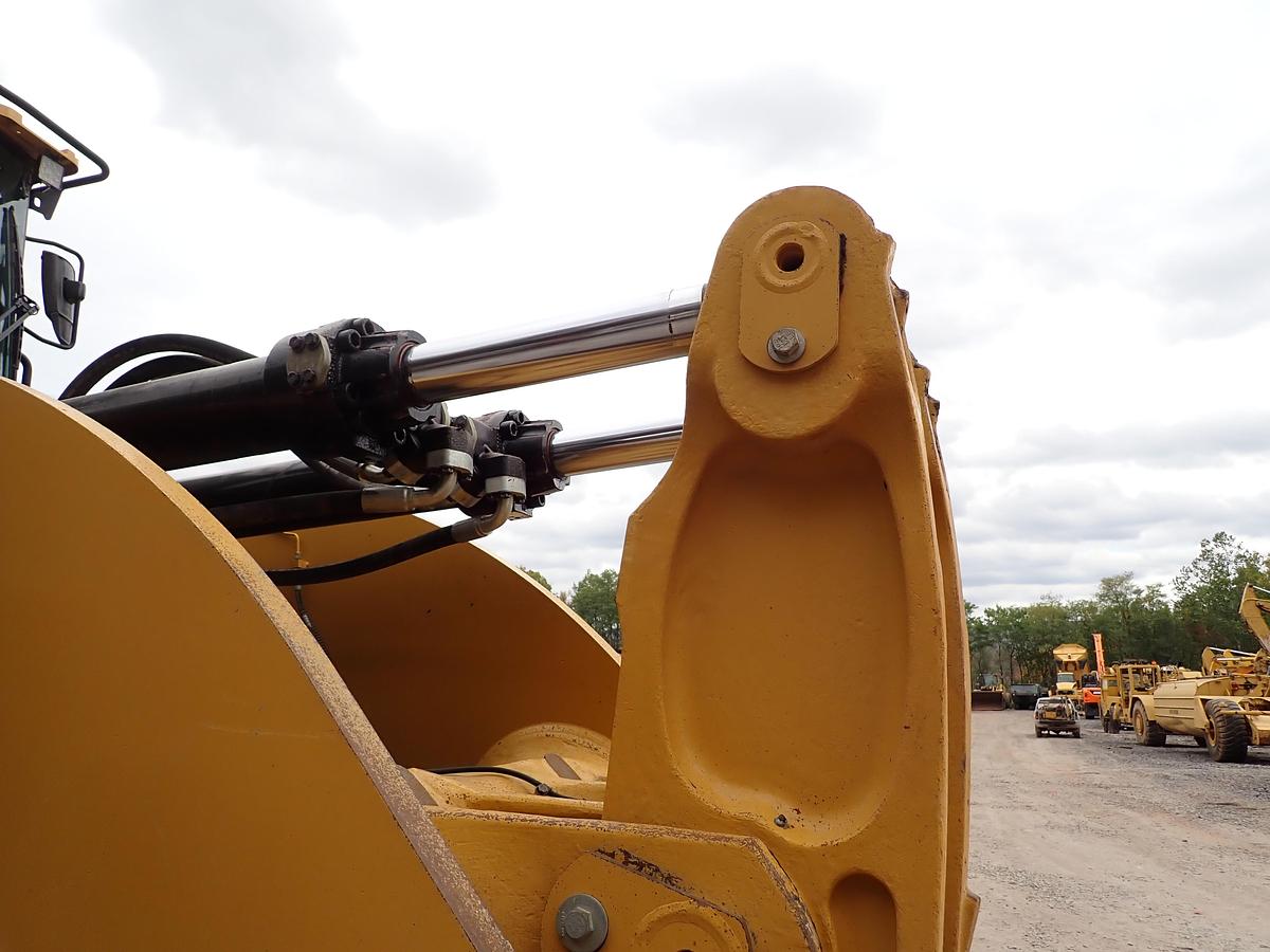 Used 2015 CAT 982M Wheel Loader