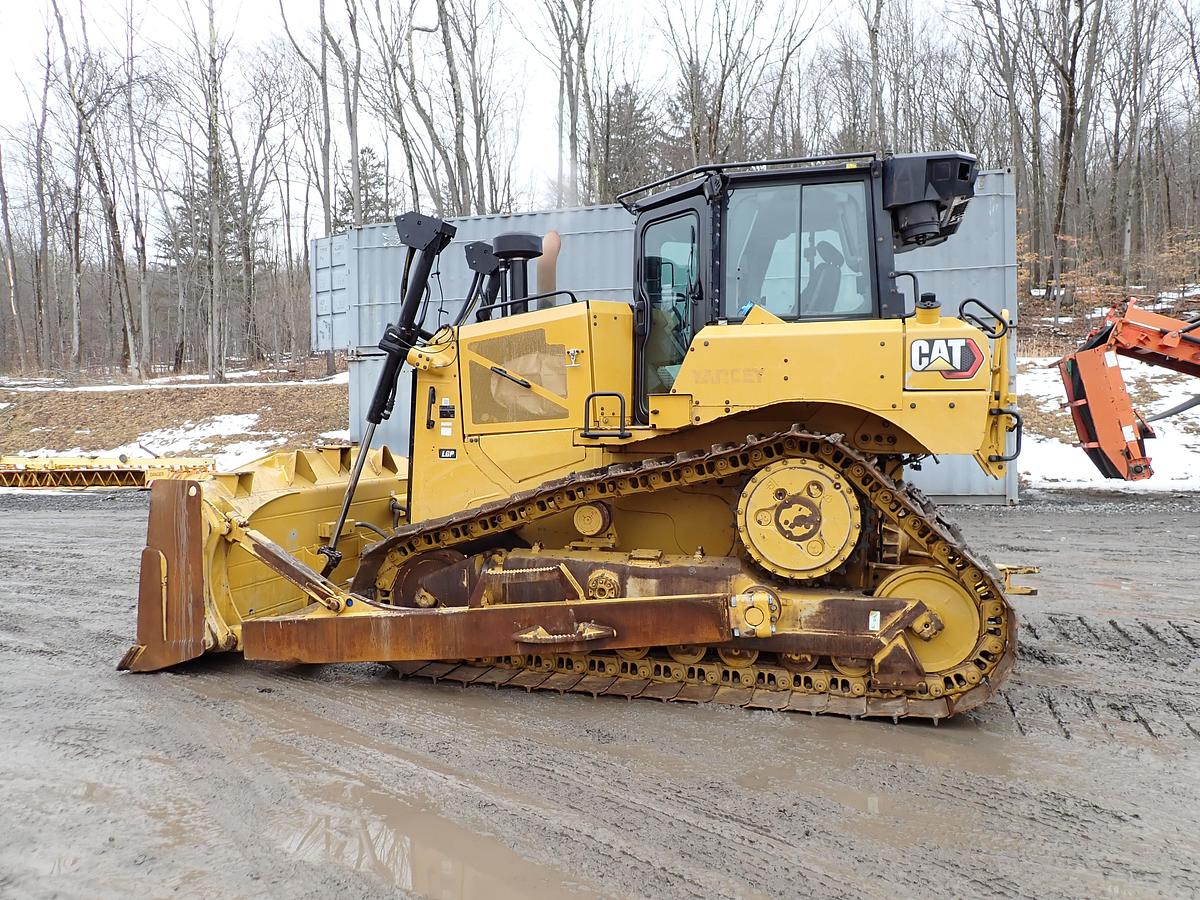 Used 2022 CAT D6 LGP Crawler Dozer 