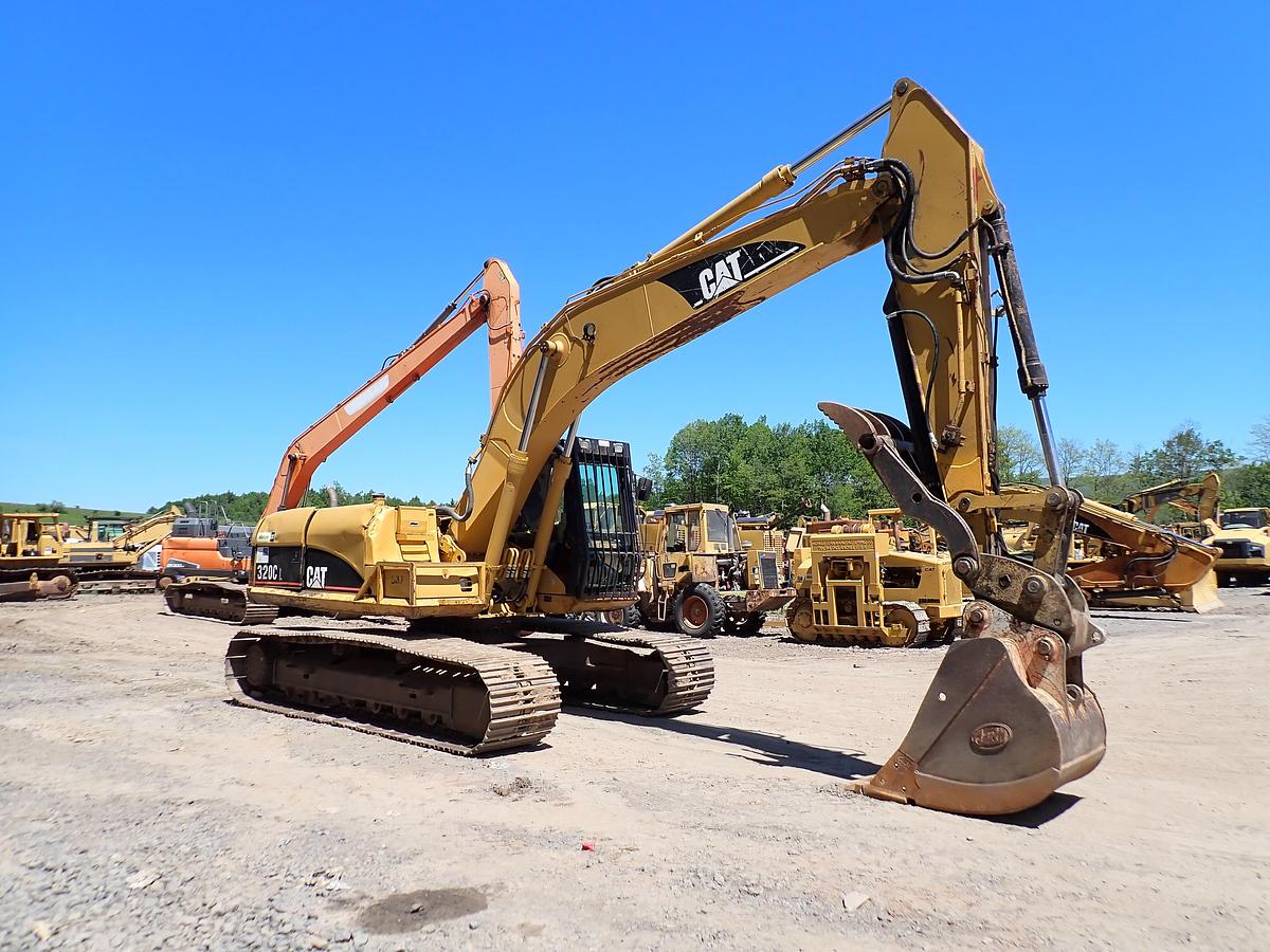 Used 2006 CAT 320CL