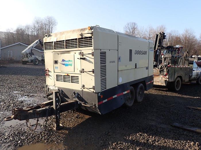 Used 2014 Doosan HP915WCU Air Compressor 915 CFM 150 PSI VIDEO! Cummins Trailer