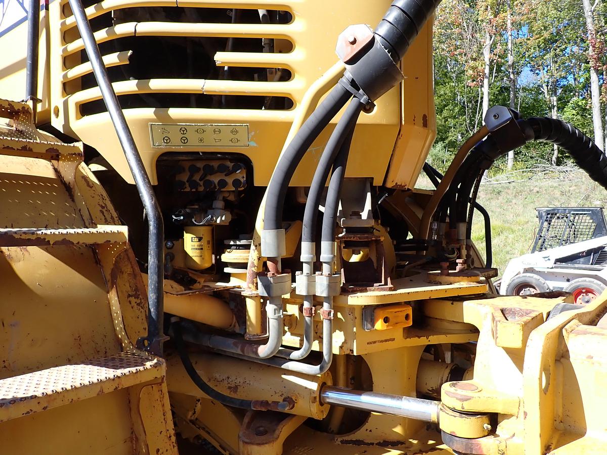 Used 2004 CAT 735 Articulated Haul Truck