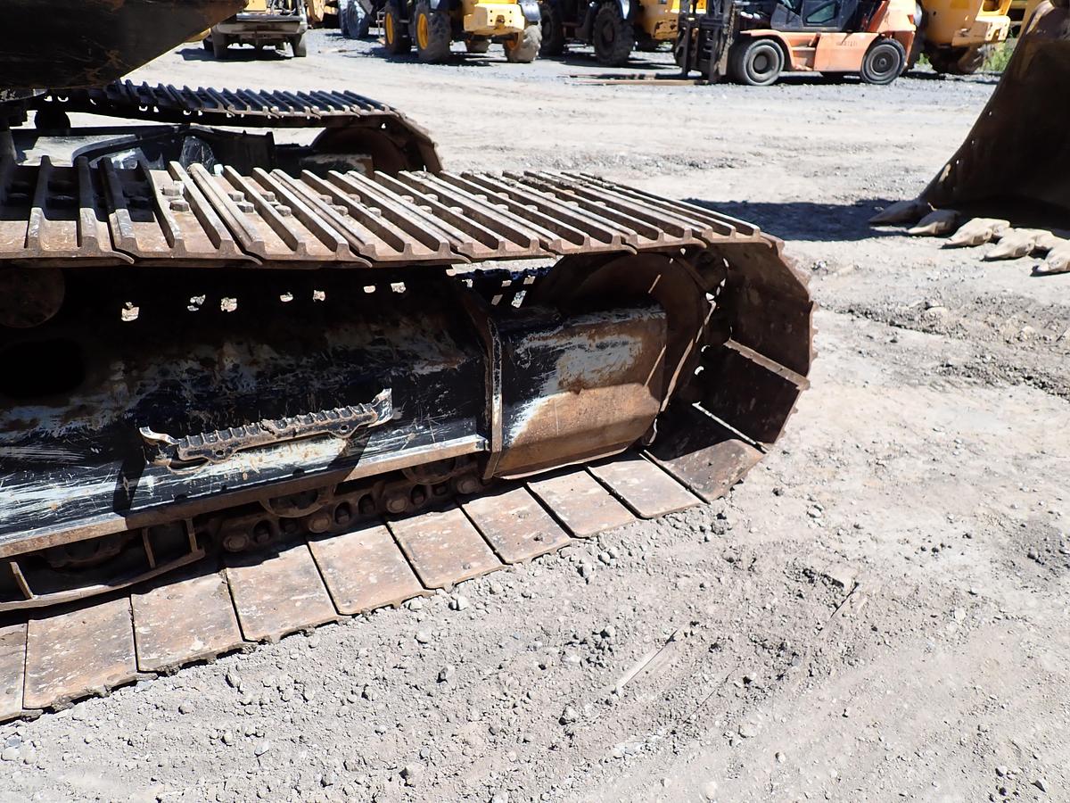 Used 2022 CAT 326