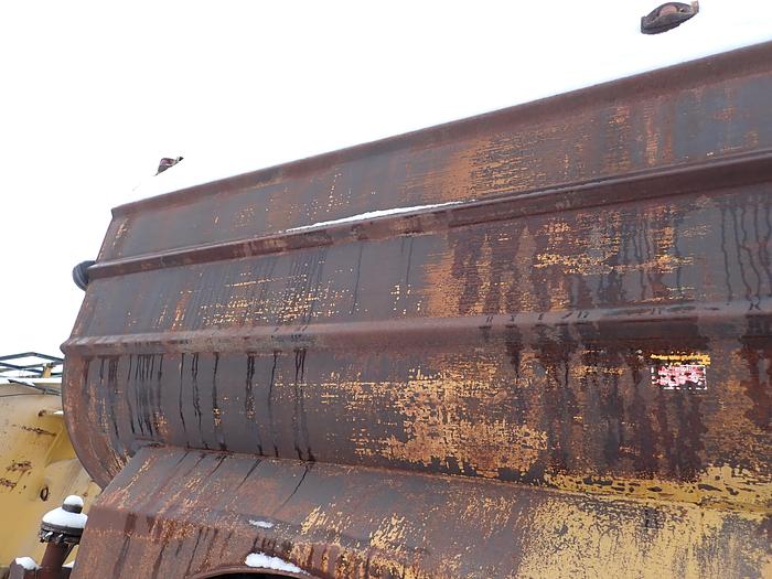 Used 1985 CAT 769C Rigid Frame Water Truck 8000 Gallon