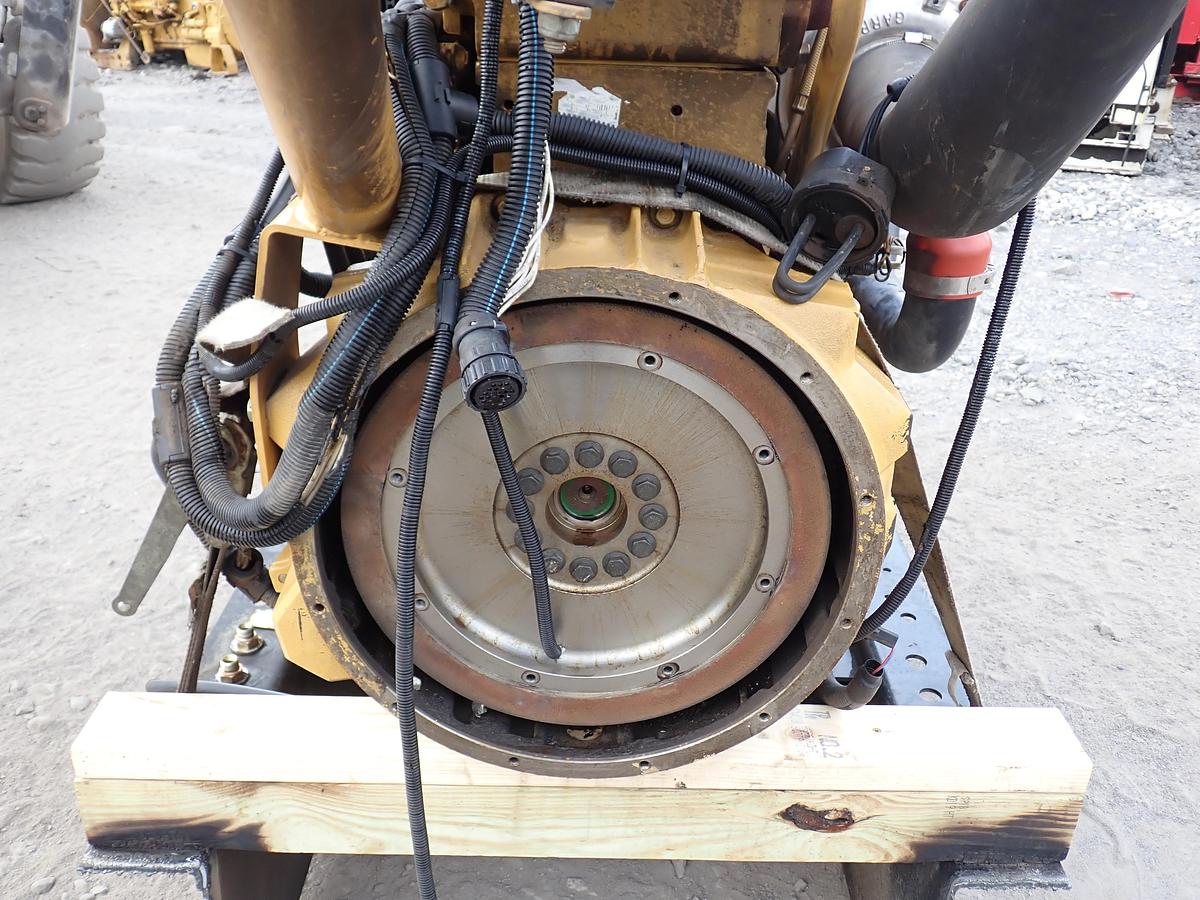 Used 2004 International DT530E Diesel Engine 325 HP