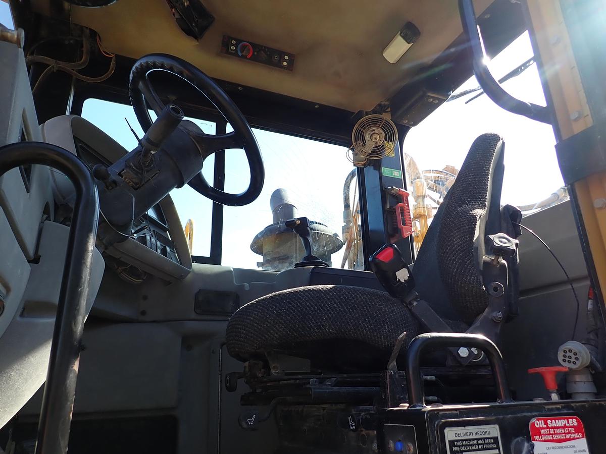 Used 2007 CAT 621G Motor Scraper