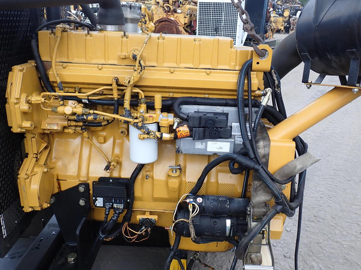 Used 2004 International DT530E Diesel Engine 325 HP