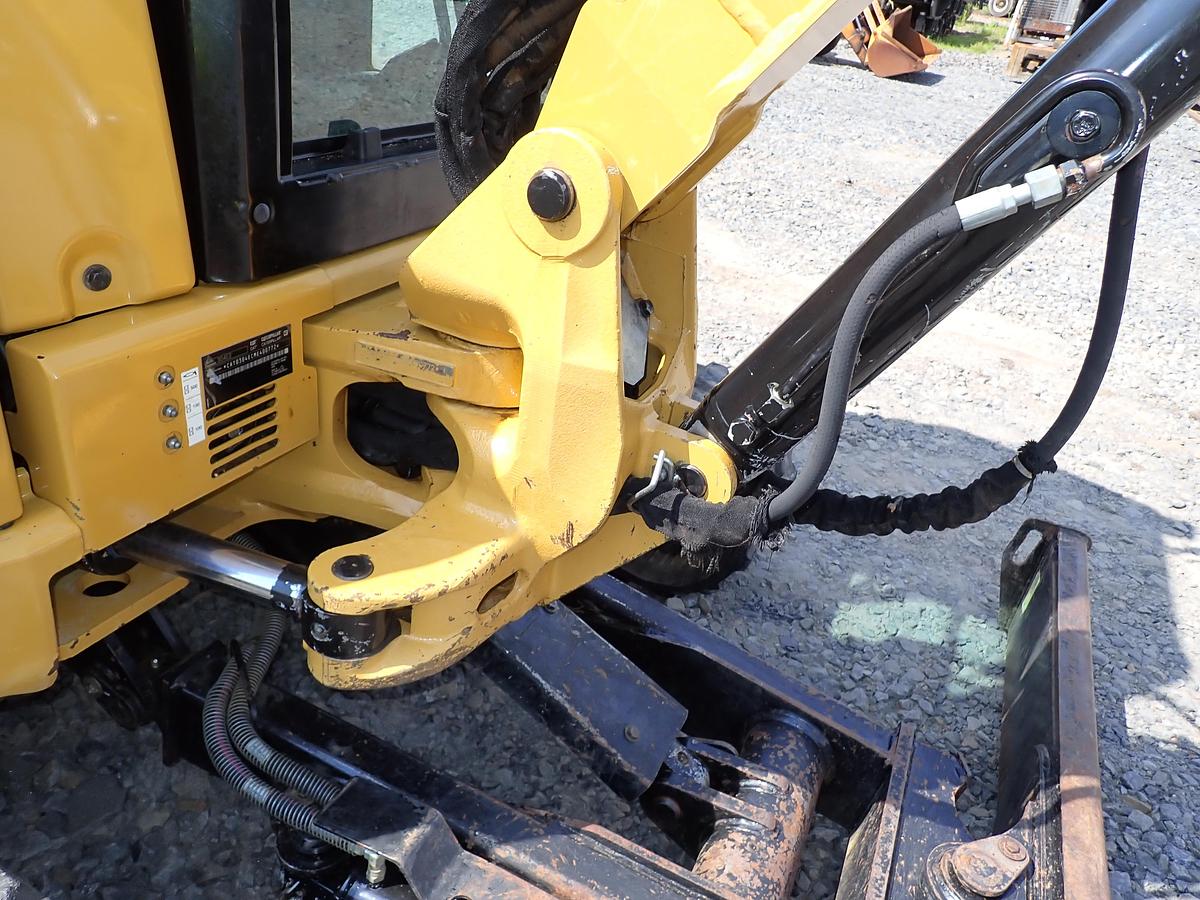Used 2016 CAT 304E2 CR Mini Excavator HYDRAULIC THUMB!