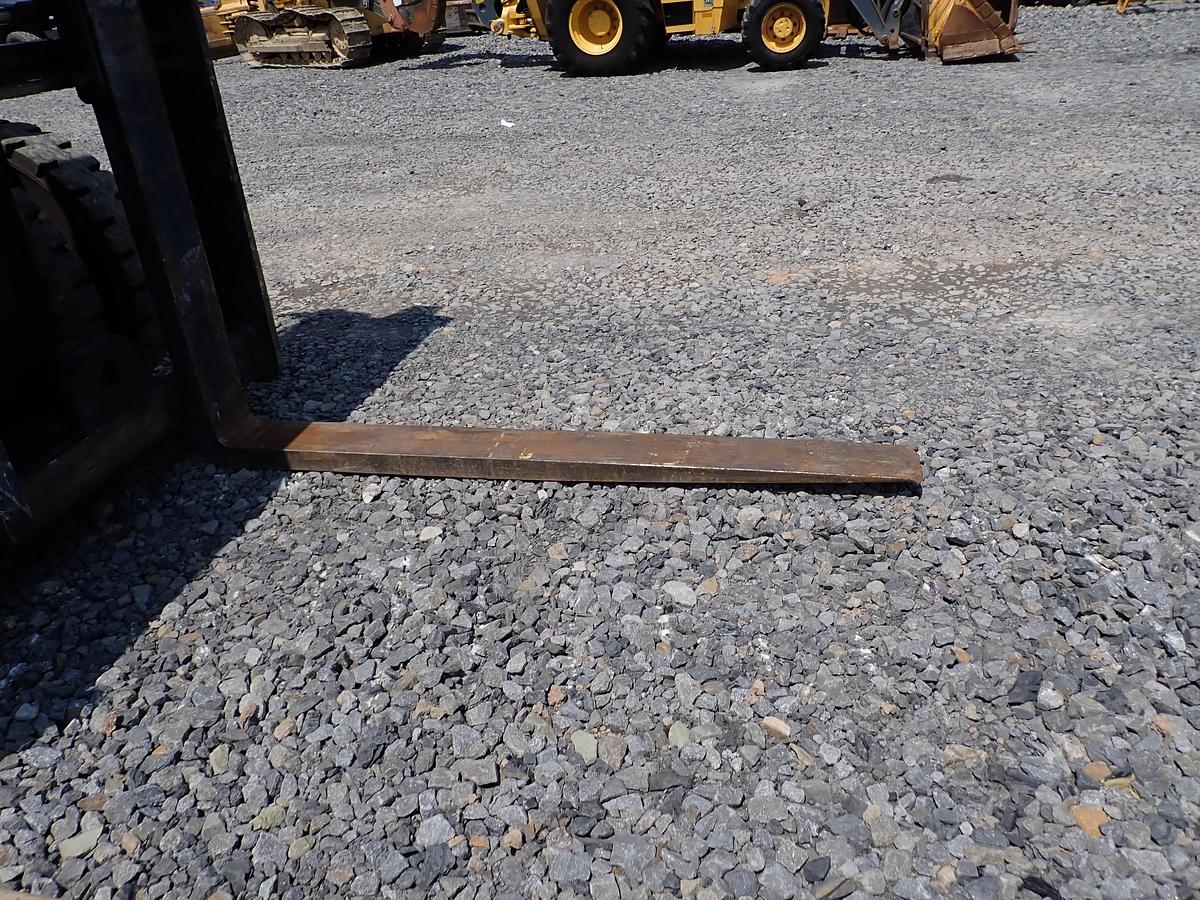 Used 2015 Hoist P300 30,000 Lb Forklift LOW HOURS!