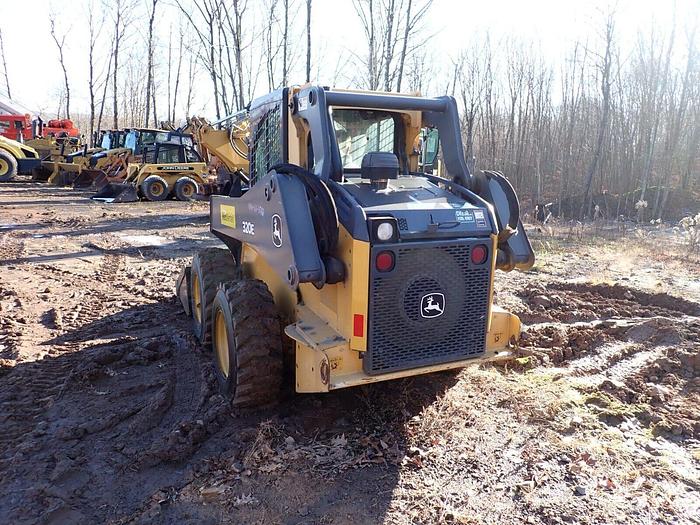Used 2015 John Deere 320E Skidsteer Loader LOW HRS! HI FLOW Q/C EROPS A/C 72" Bucket