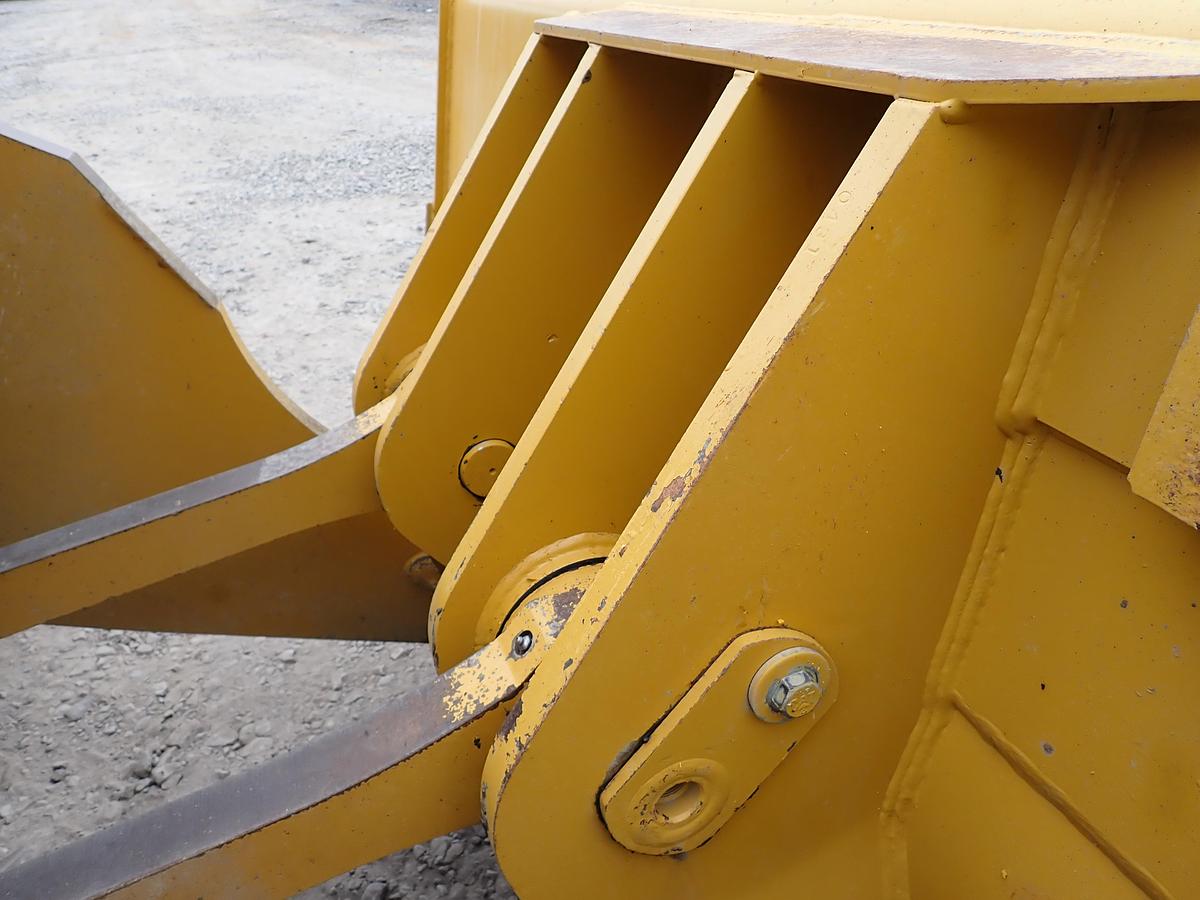 Used 2015 CAT 982M Wheel Loader