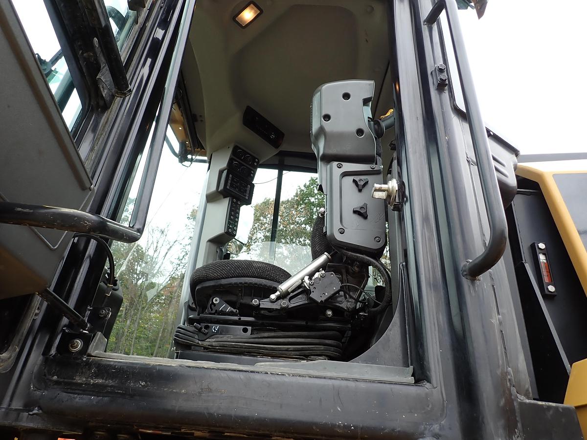 Used 2015 CAT 982M Wheel Loader