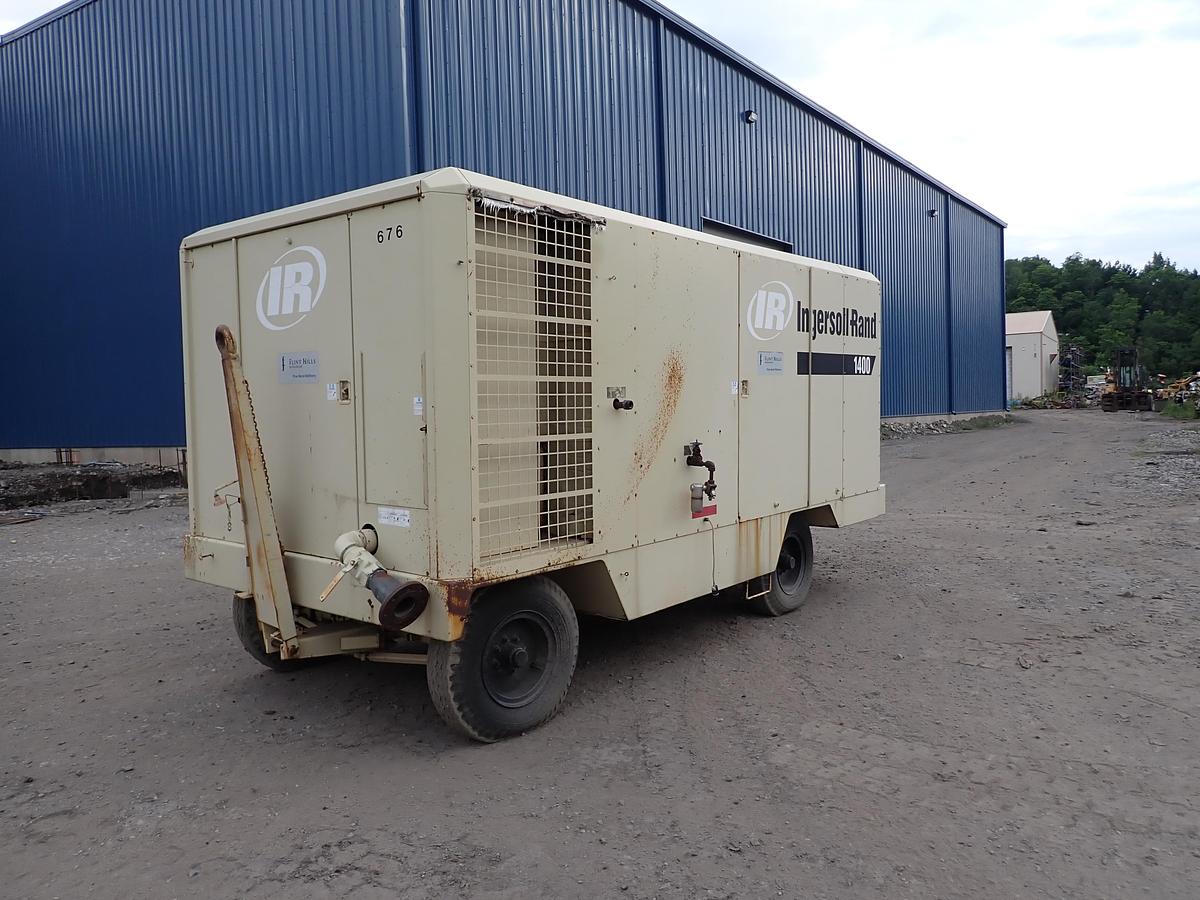 Used Ingersoll Rand XP1400WCU 1400 CFM Air Compressor 1176 HOURS!