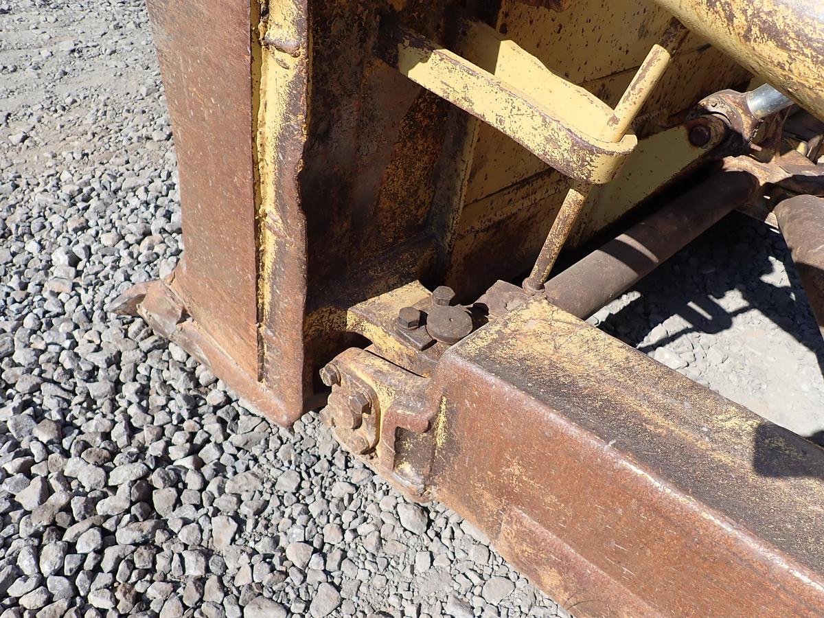 Used 1971 CAT D8H Crawler Dozer w/ RIPPER!