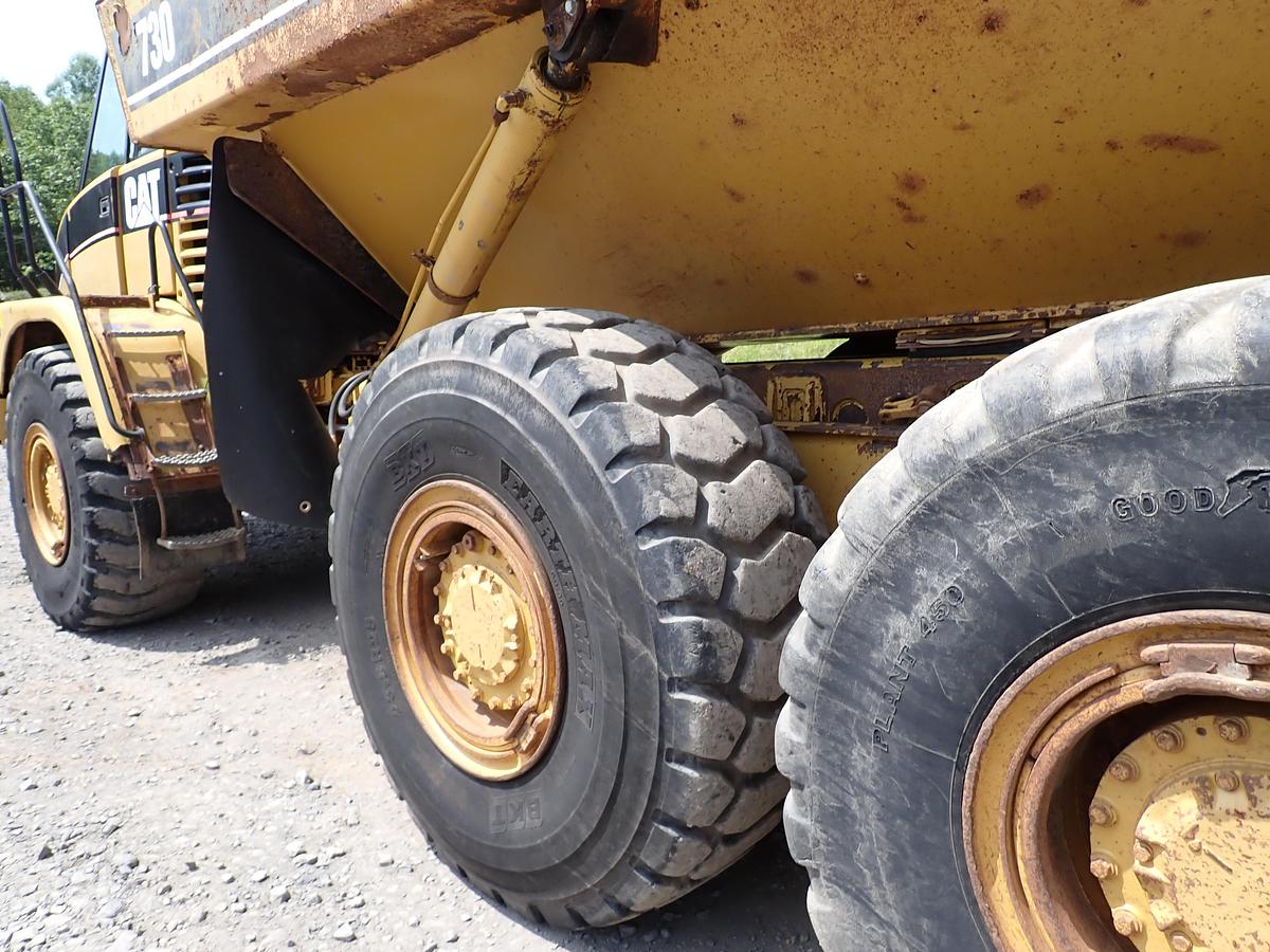 Used 2006 CAT 730