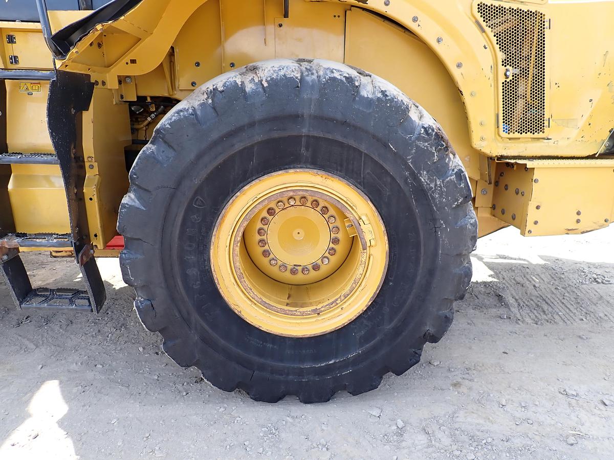 Used 2018 CAT 972M Wheel Loader