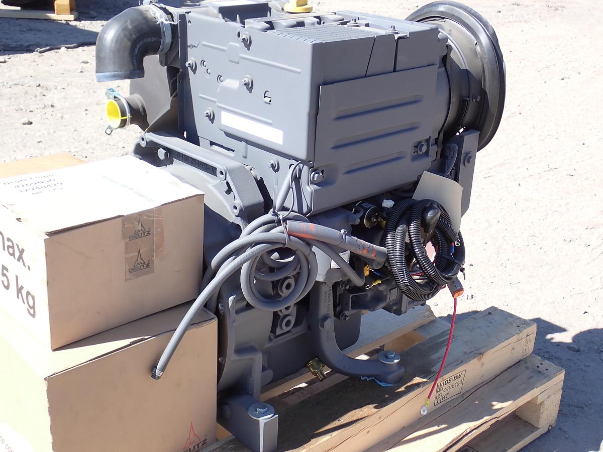 Deutz D2011 L02I Diesel Engine FACTORY NEW! 