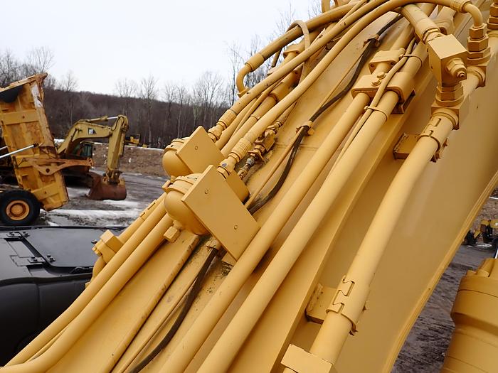 Used 2004 John Deere 600C LC Excavator