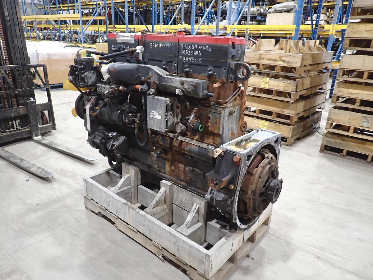 Used 2000 Cummins N14 Celect Plus 435 Diesel Engine CPL 2592
