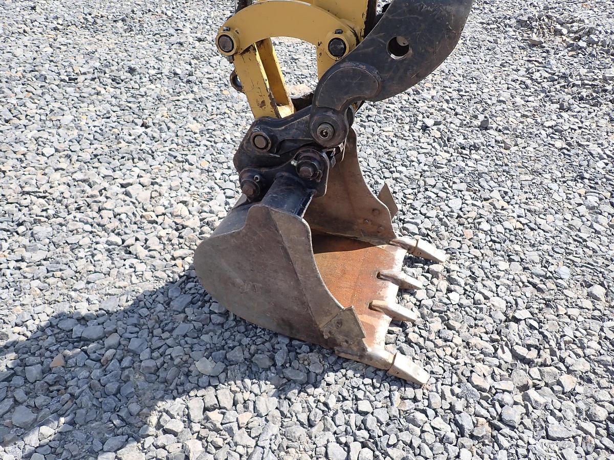 Used 2016 CAT 304E2 CR Mini Excavator HYDRAULIC THUMB!