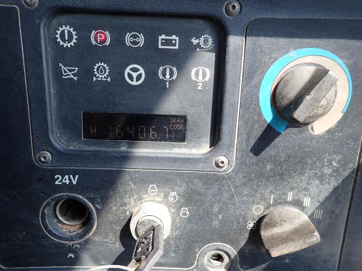 Used 2003 CAT 735