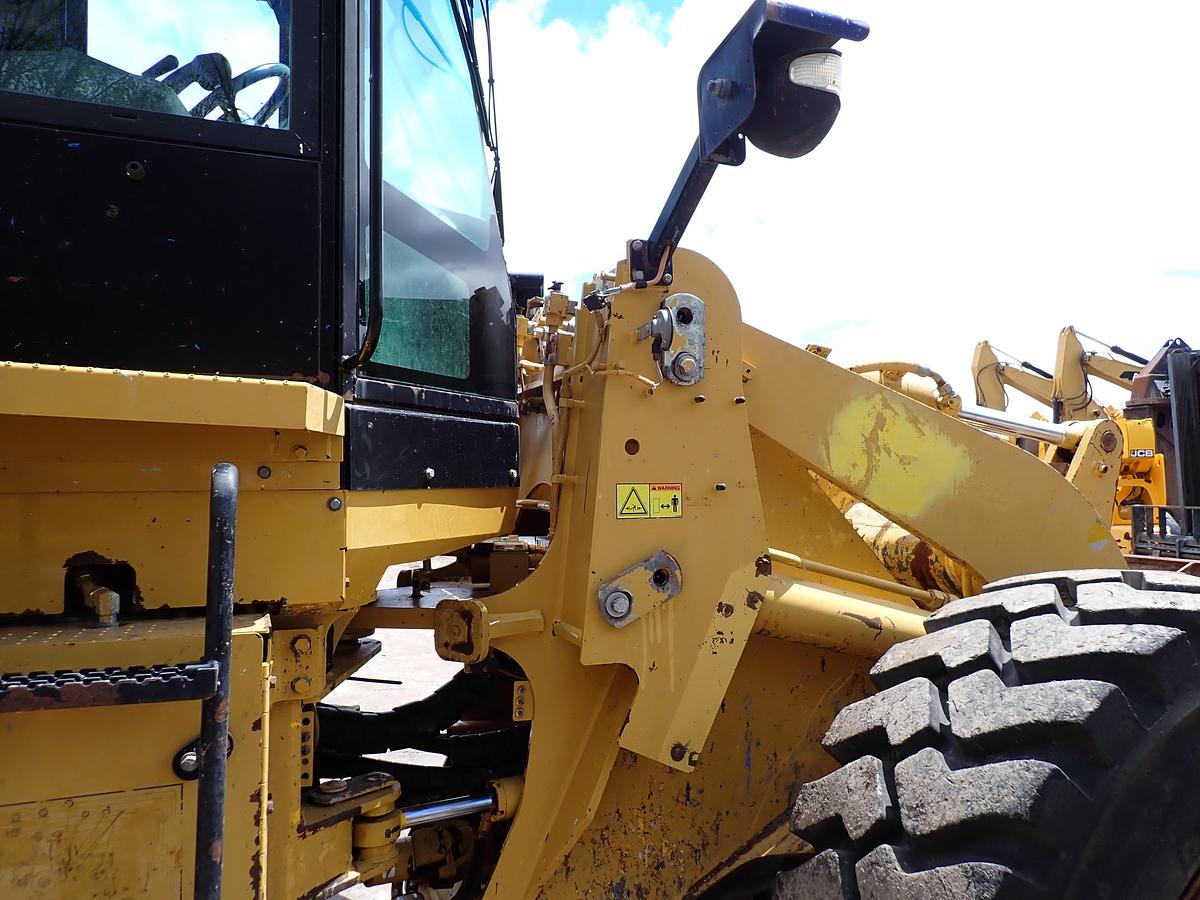 Used 2010 CAT 938H