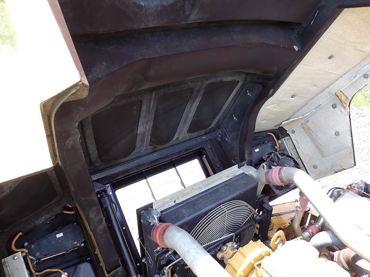Used 2015 CAT 740B Articulated Haul Truck