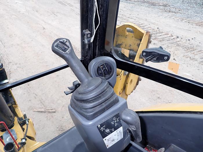 Used 2018 CAT 420F2 Loader Backhoe