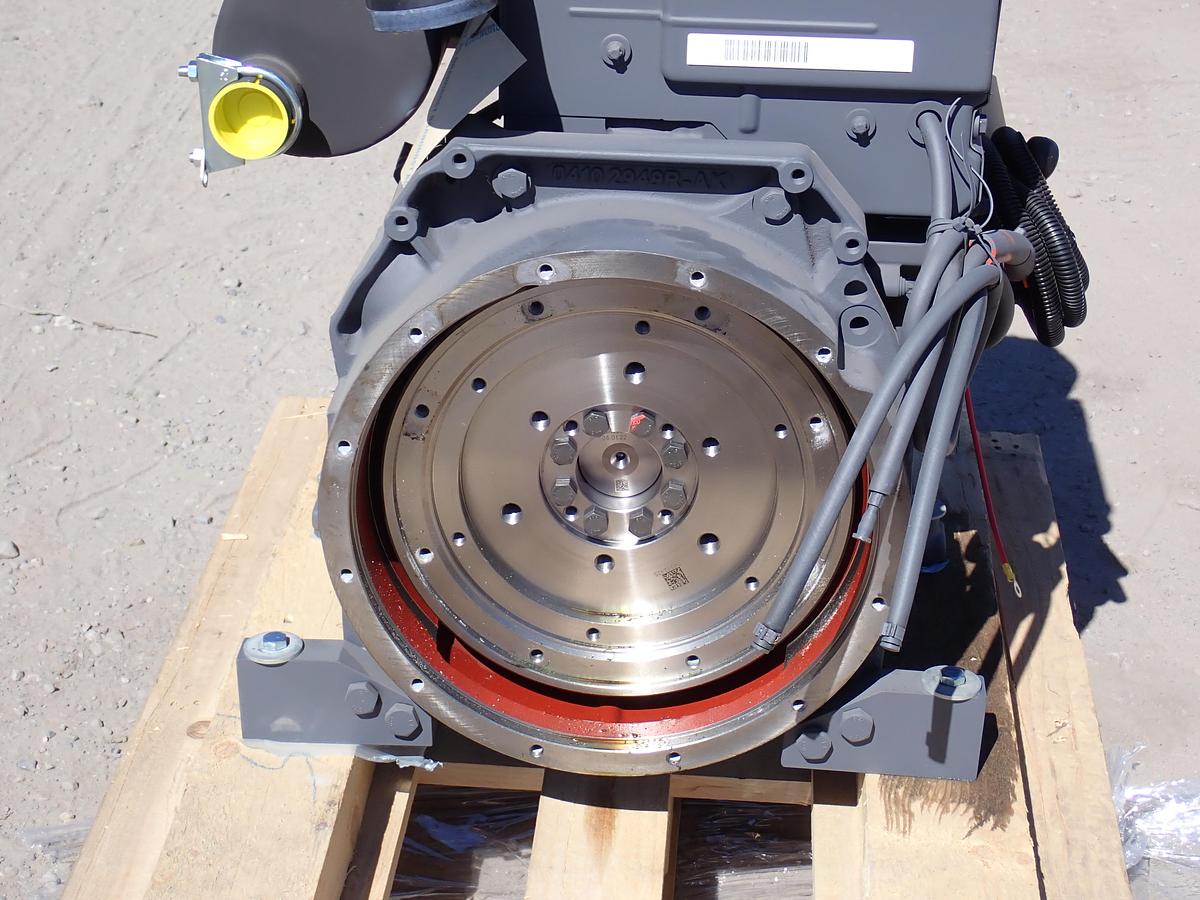 Deutz D2011 L02I Diesel Engine FACTORY NEW! 