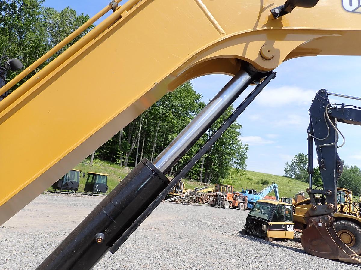 Used 2020 CAT 306 CR Hydraulic Excavator THUMB 1500 HOURS
