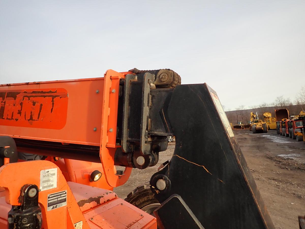 Used 2018 Skytrak 8042 8K Telehandler