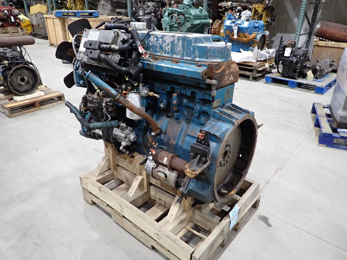 Used 2000 International DT466E HT
