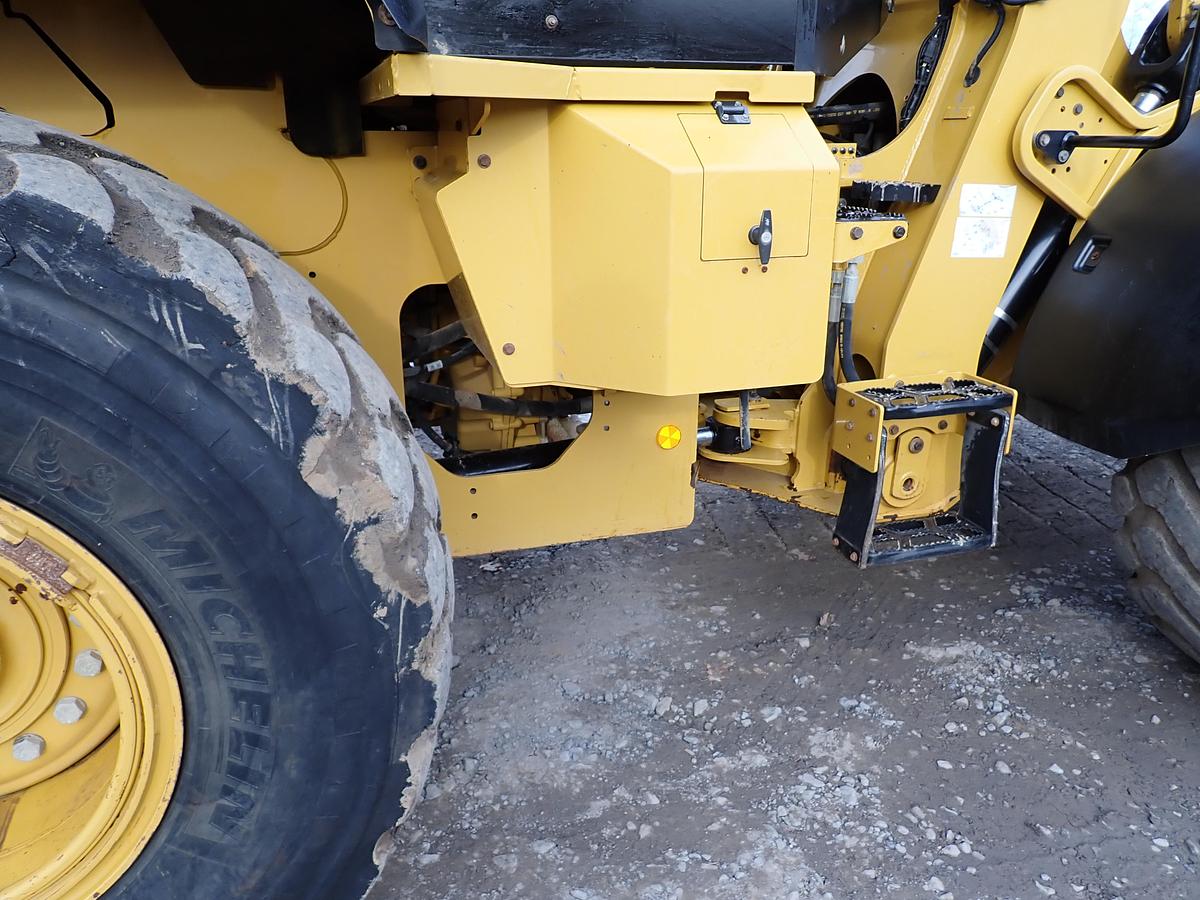 Used 2019 CAT 938M Wheel Loader 
