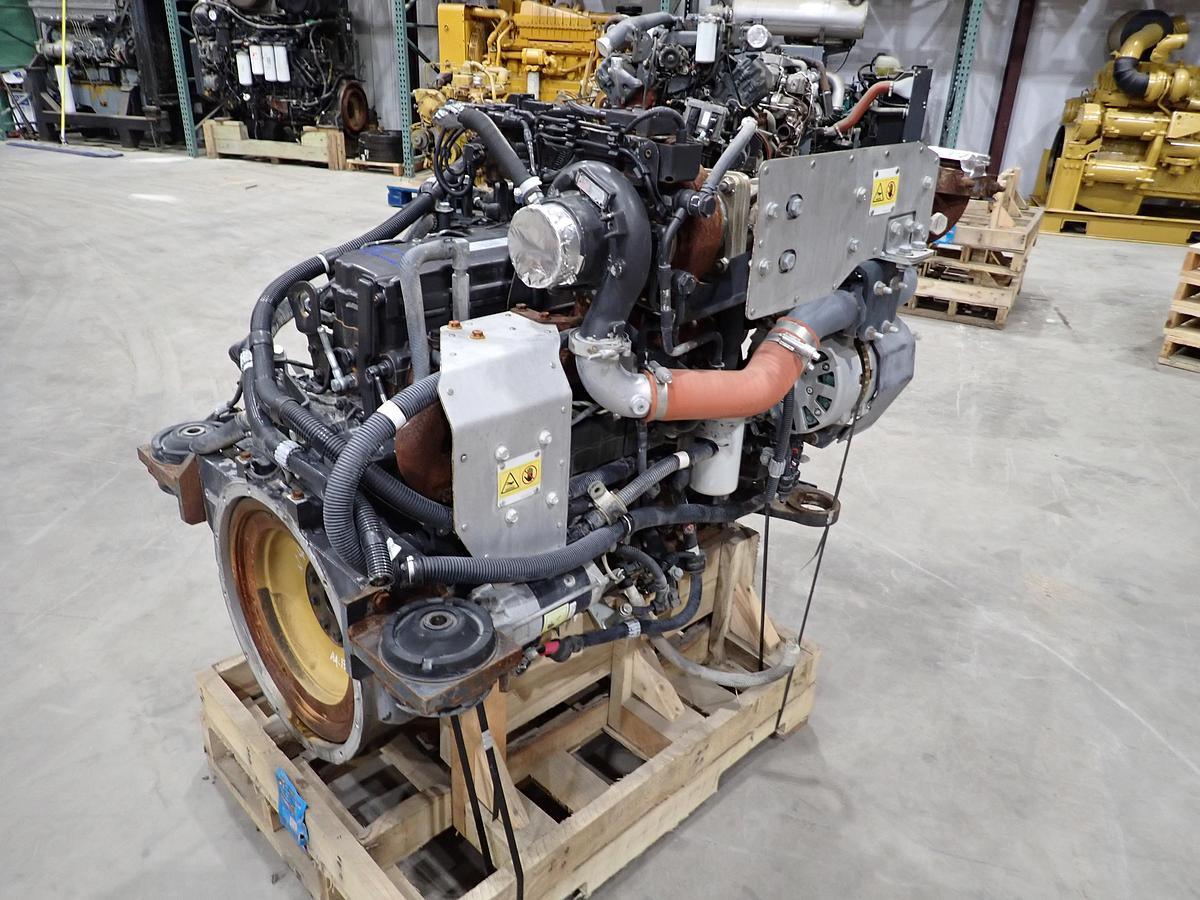 Used 2016 Komatsu SAA6D107E-3 Diesel Engine PC210LC-11 EXCAVATOR