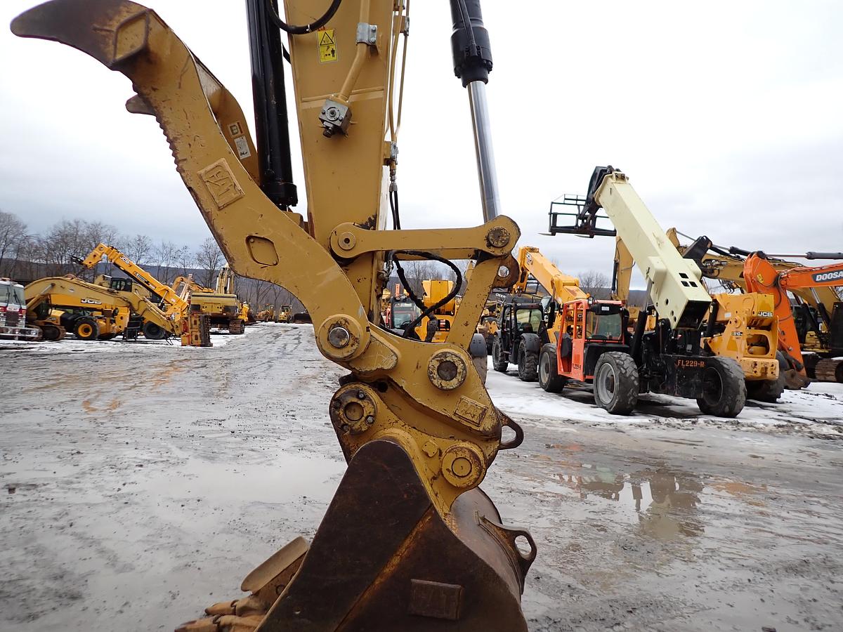Used 2019 CAT 323 Hydraulic Excavator HYD THUMB! Q/C