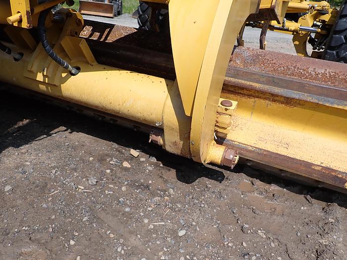 Used 2015 CAT 120M2 AWD