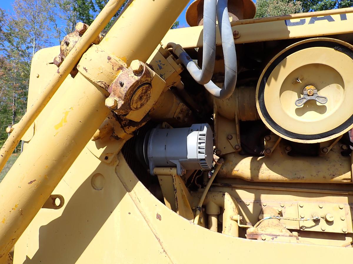Used 1971 CAT D8H Crawler Dozer w/ RIPPER!