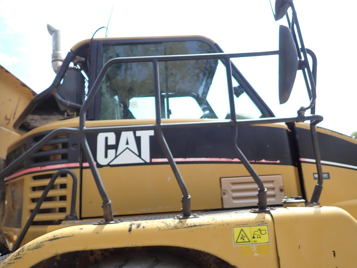 Used 2006 CAT 730