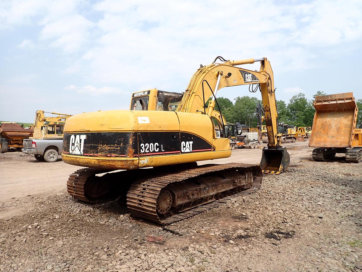 Used 2001 CAT 320CL Hydraulic Excavator