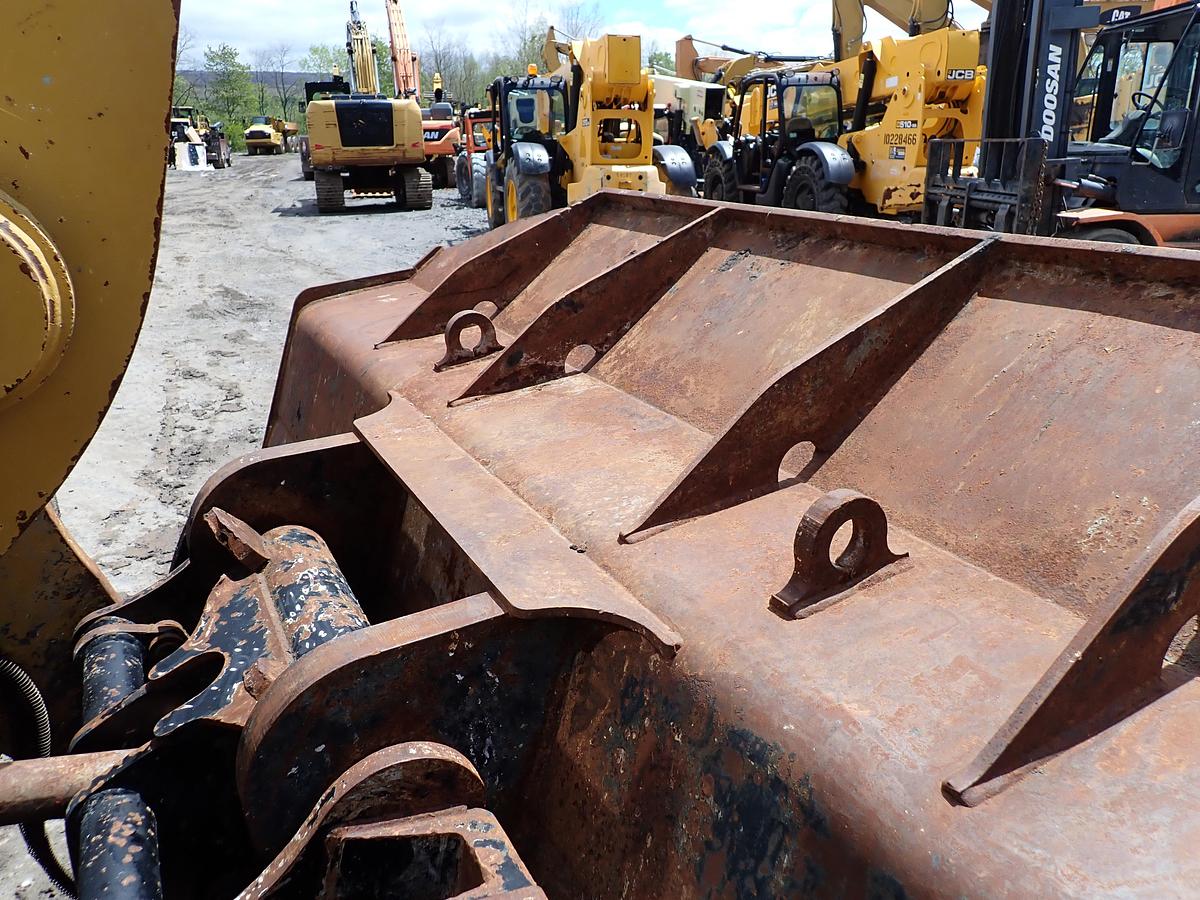 Used 2010 CAT 938H