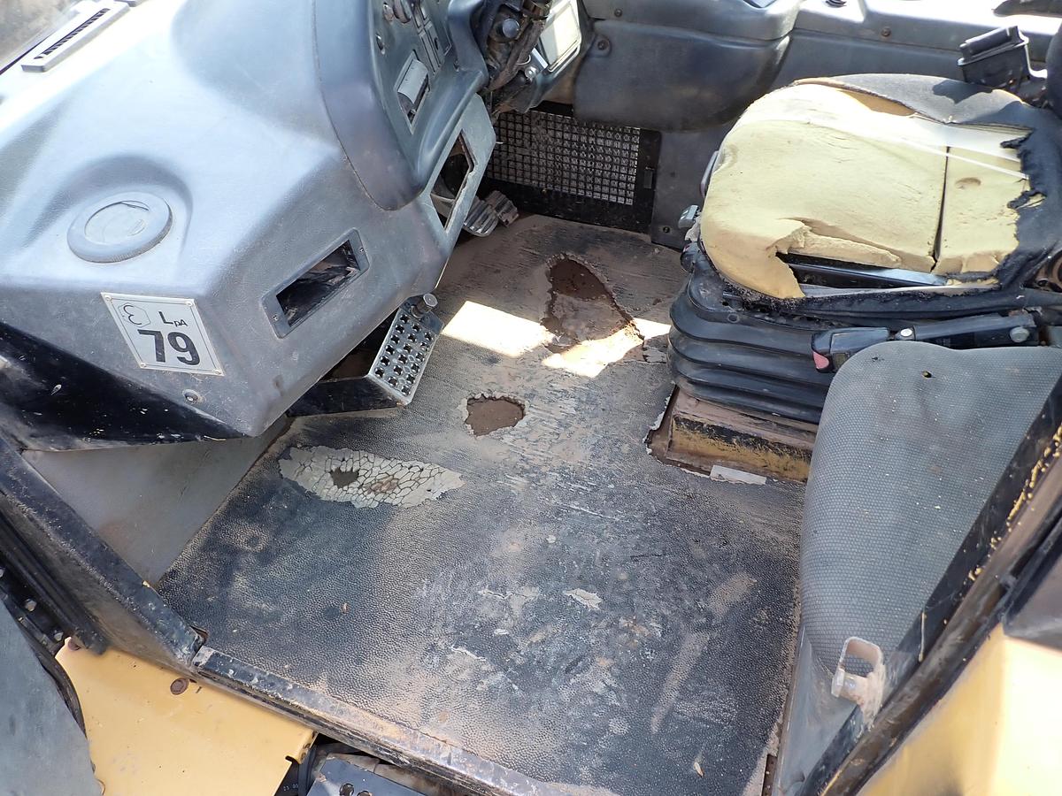 Used 2003 CAT 735