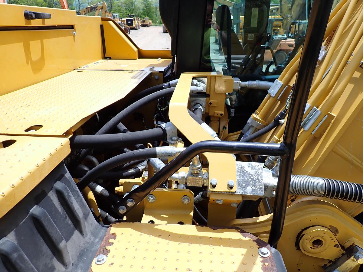 Used 2022 CAT 323 Excavator HYDRAULIC THUMB! 