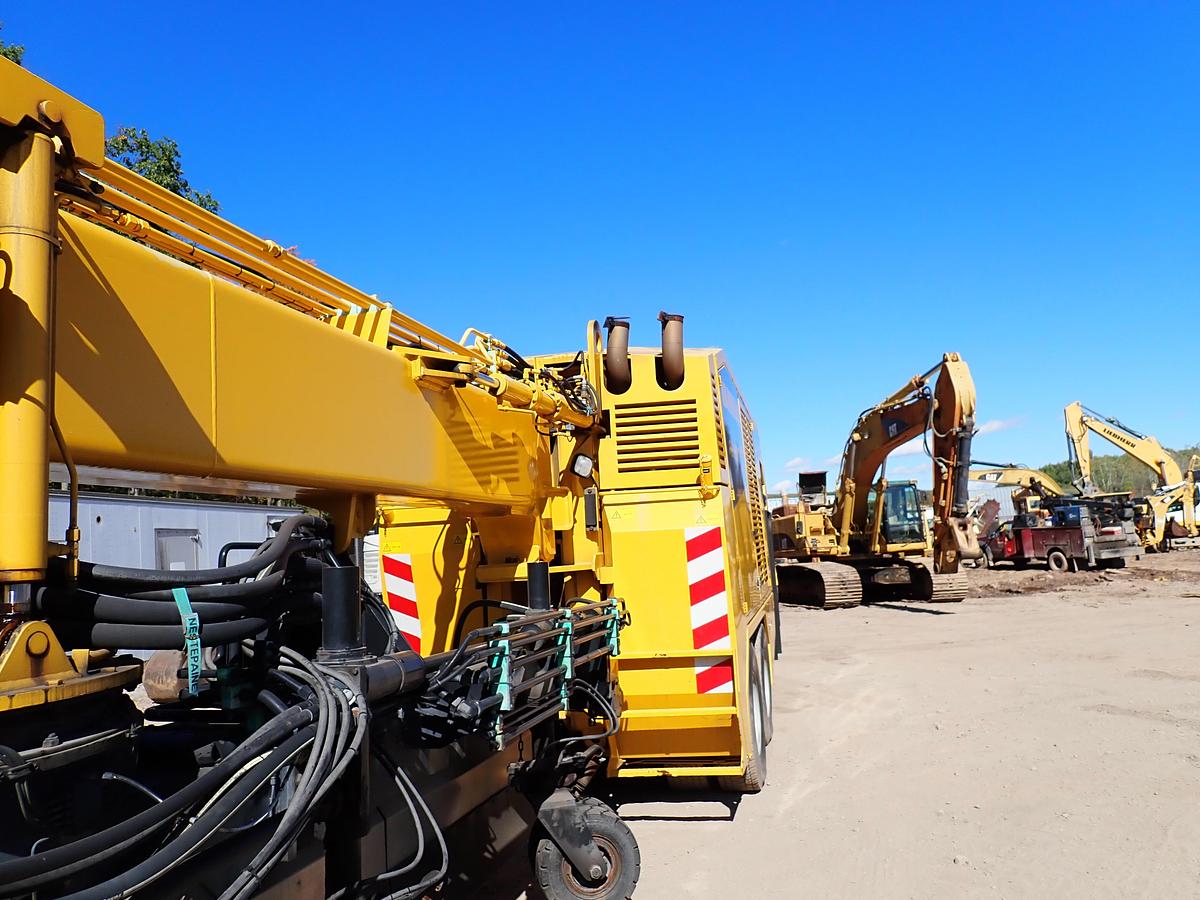 Used 2001 Vammas PSB 5500H Airport Runway Sweeper 