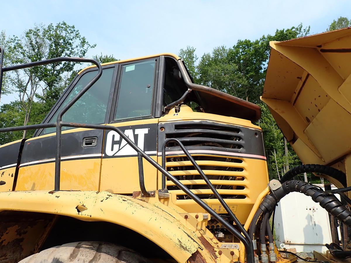 Used 2006 CAT 735