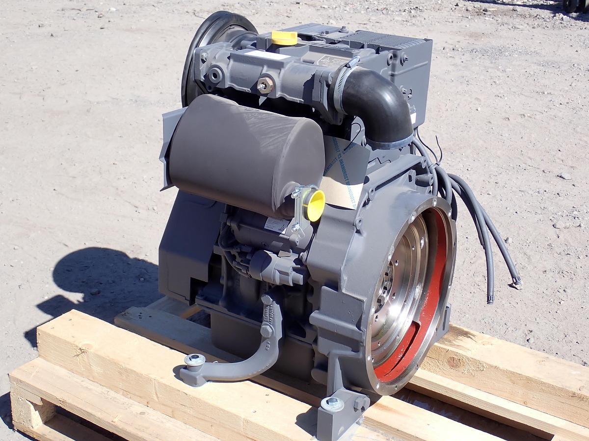 Deutz D2011 L02I Diesel Engine FACTORY NEW! 