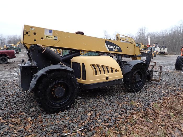 Used 2009 CAT TL943